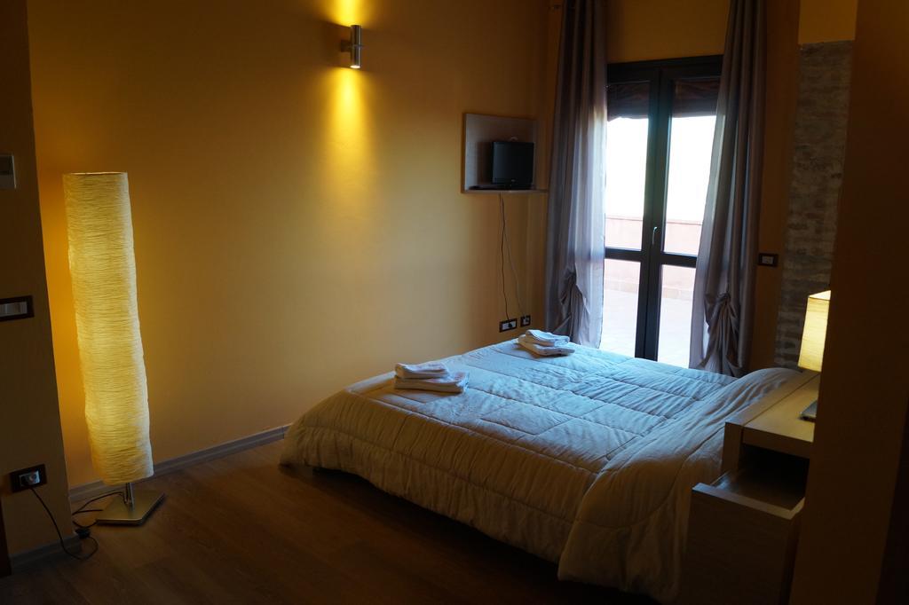 Conte Pietro Room&Breakfast แฟร์รารา ภายนอก รูปภาพ