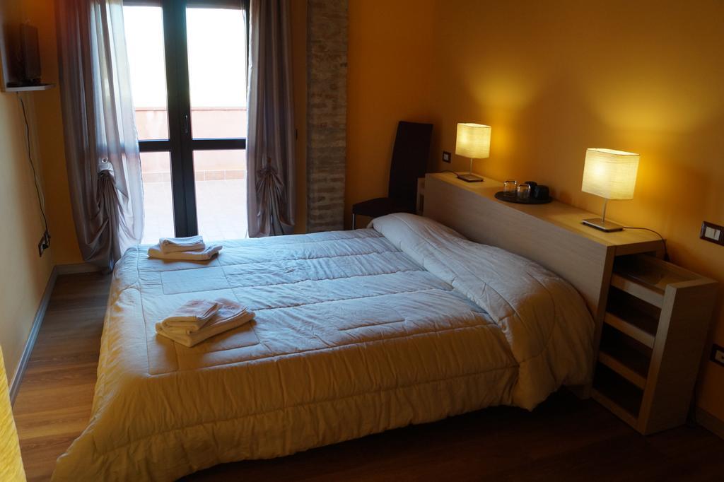 Conte Pietro Room&Breakfast แฟร์รารา ภายนอก รูปภาพ