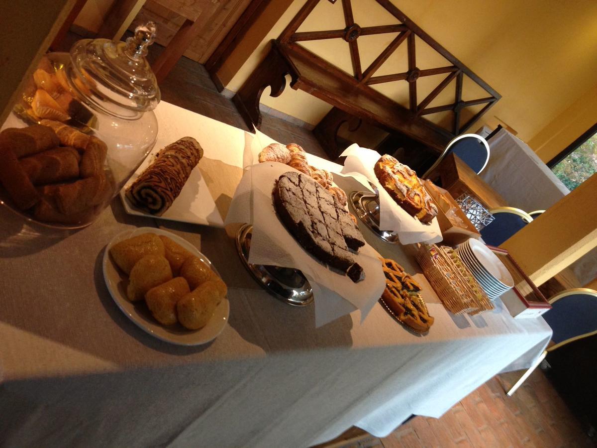 Conte Pietro Room&Breakfast แฟร์รารา ภายนอก รูปภาพ