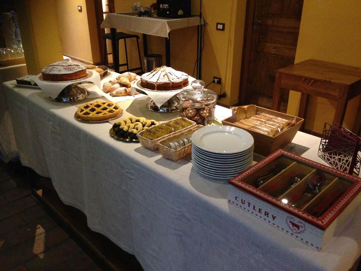 Conte Pietro Room&Breakfast แฟร์รารา ภายนอก รูปภาพ
